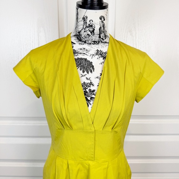 REISS Plunge Neck Yellow Dress Size 8 - Picture 4 of 5
